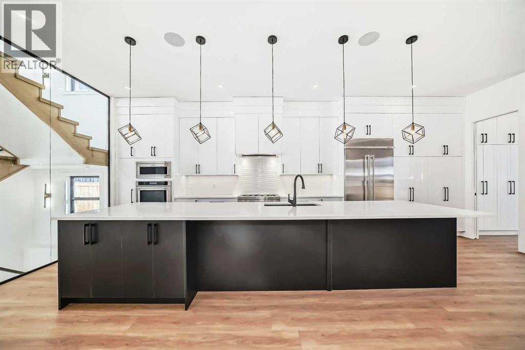 Property at 2107 Victoria Crescent NW image 5