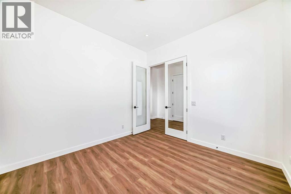 Property at 2107 Victoria Crescent NW image 3
