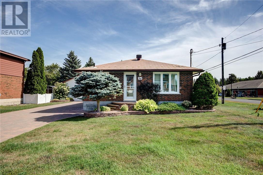 34 Coulson, Capreol, Ontario  P0M 1H0 - Photo 1 - 2124411