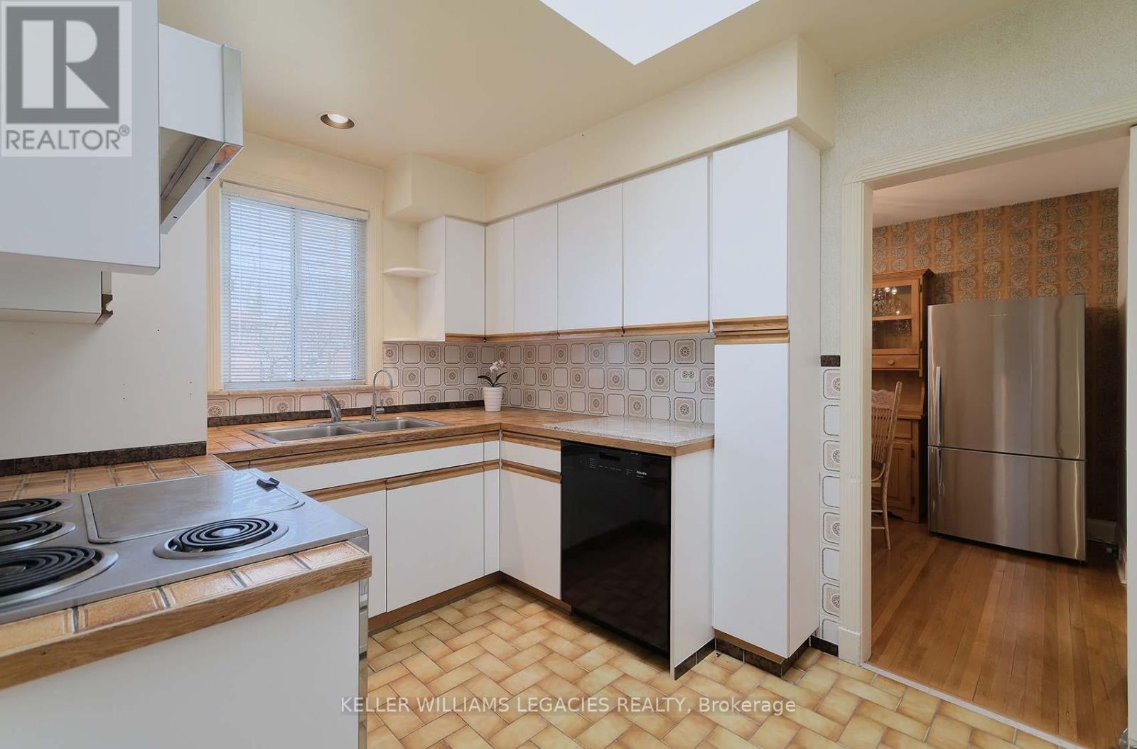 540 Atlas Avenue, Toronto, Ontario  M6C 3R3 - Photo 10 - C12376429