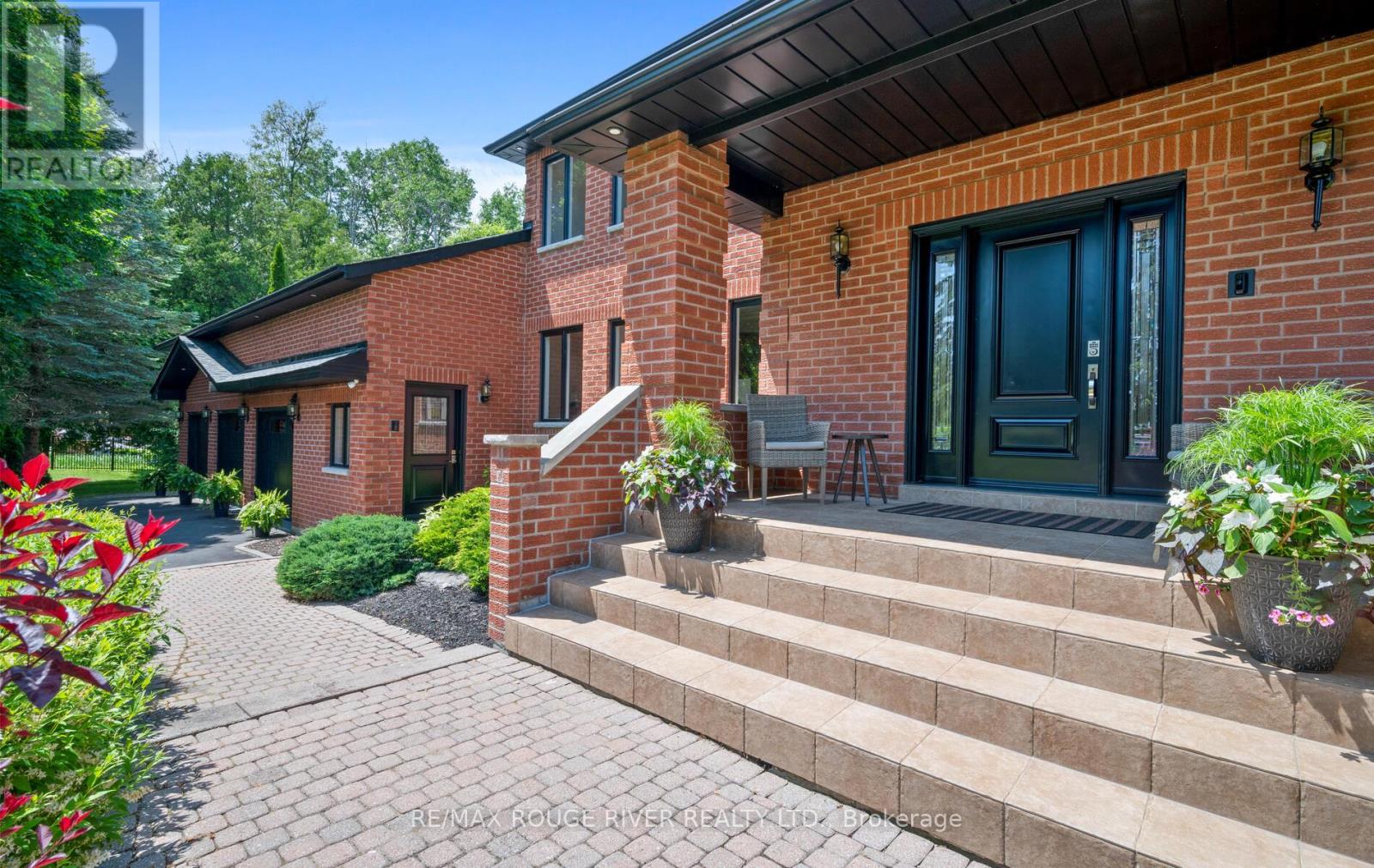 10 Kresia Lane, Clarington, Ontario  L1E 2G8 - Photo 4 - E12376401