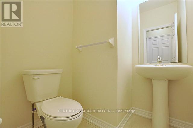 4 Applegate Drive, East Gwillimbury, Ontario  L9N 0R2 - Photo 9 - N12376365
