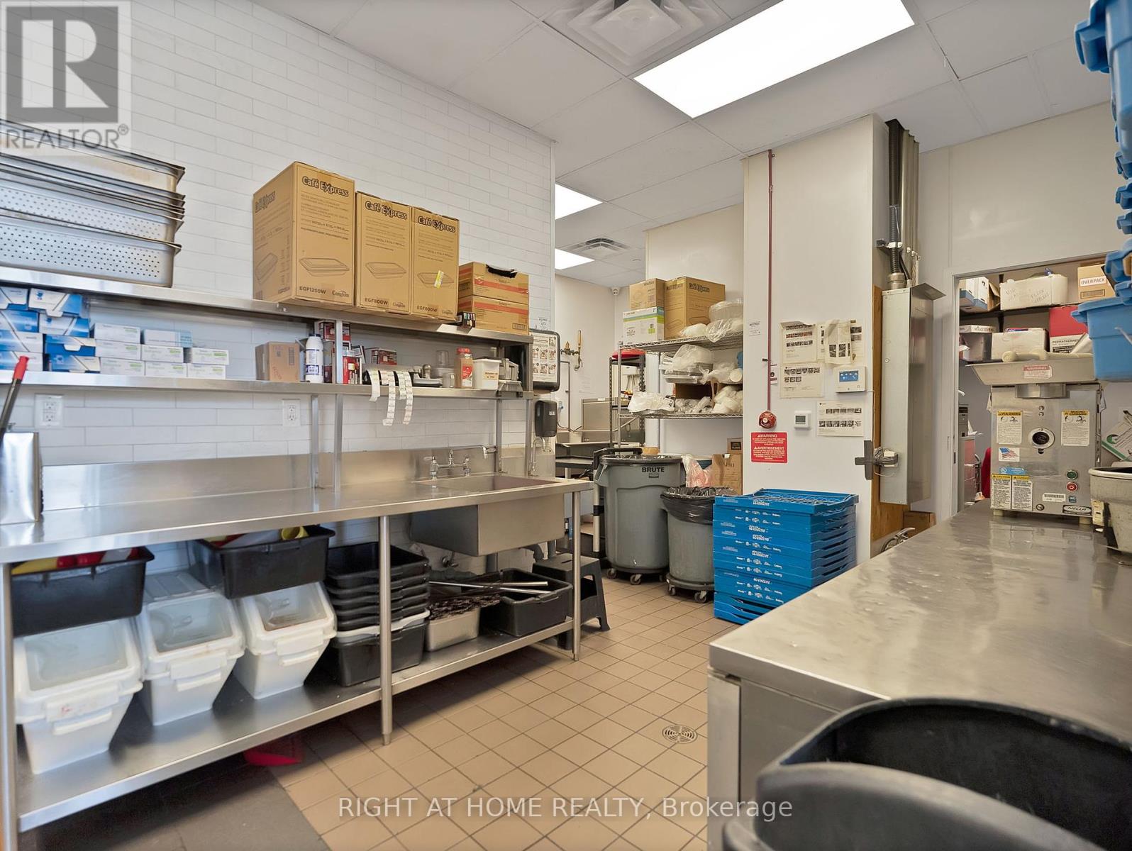 104 - 7777 Weston Road, Vaughan (Vaughan Corporate Centre), Ontario  L4L 0G9 - Photo 17 - N12376380
