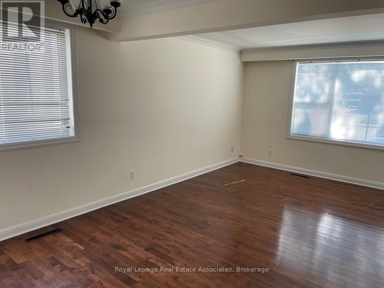 43 Broadview Avenue, Mississauga (Port Credit), Ontario  L5H 2S8 - Photo 15 - W12376382