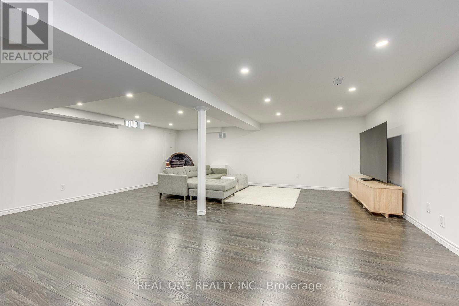2075 Banbury Crescent, Oakville (Ro River Oaks), Ontario  L6H 5P8 - Photo 35 - W12376408