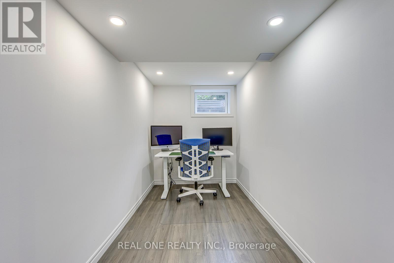 2075 Banbury Crescent, Oakville (Ro River Oaks), Ontario  L6H 5P8 - Photo 42 - W12376408