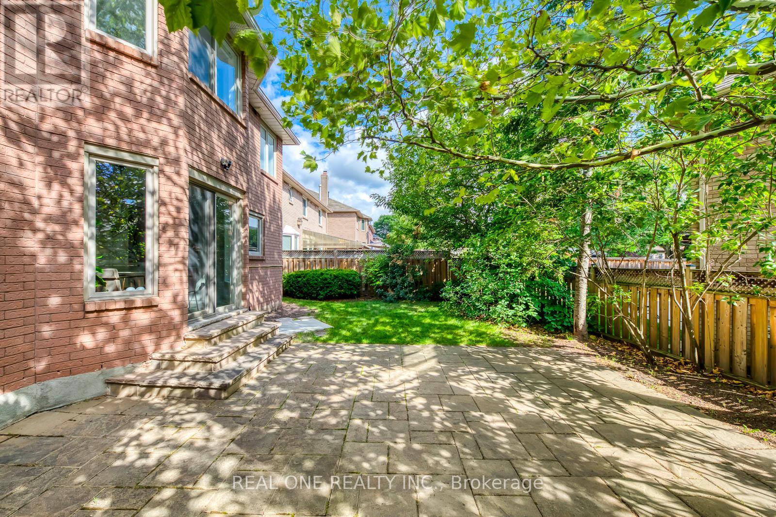2075 Banbury Crescent, Oakville (Ro River Oaks), Ontario  L6H 5P8 - Photo 45 - W12376408