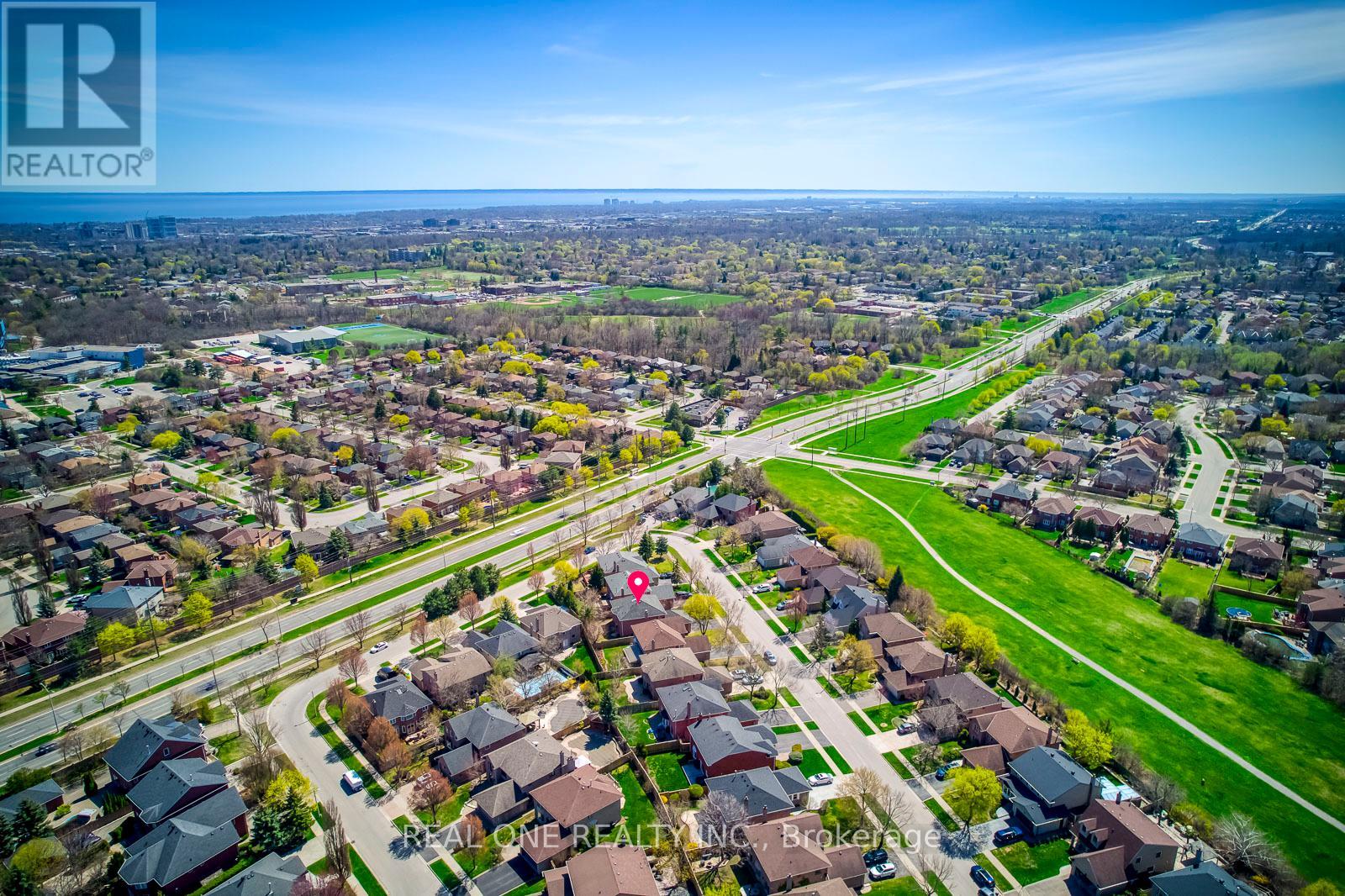 2075 Banbury Crescent, Oakville (Ro River Oaks), Ontario  L6H 5P8 - Photo 50 - W12376408
