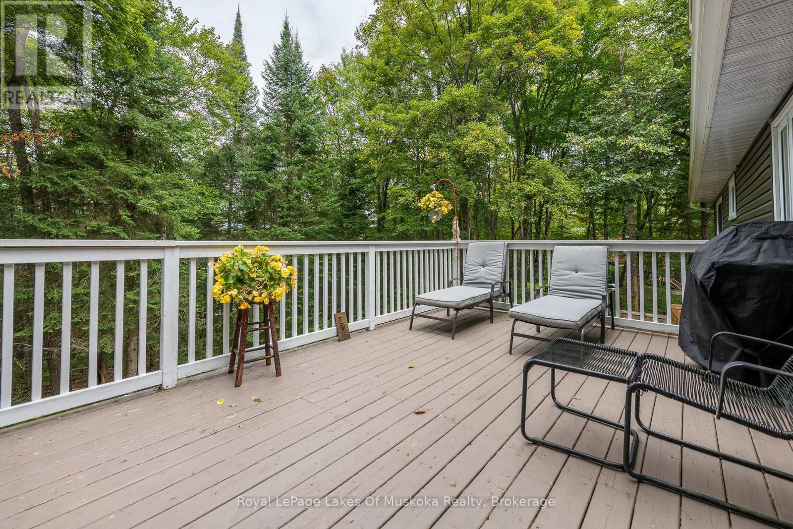1588 Skyline Drive, Huntsville, Ontario  P1H 1A5 - Photo 13 - X12376490
