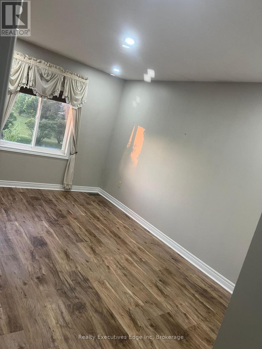 Main Only No Basement - 197 Farley Drive, Guelph (Pineridge/westminster Woods), Ontario  N1L 1L7 - Photo 7 - X12376521