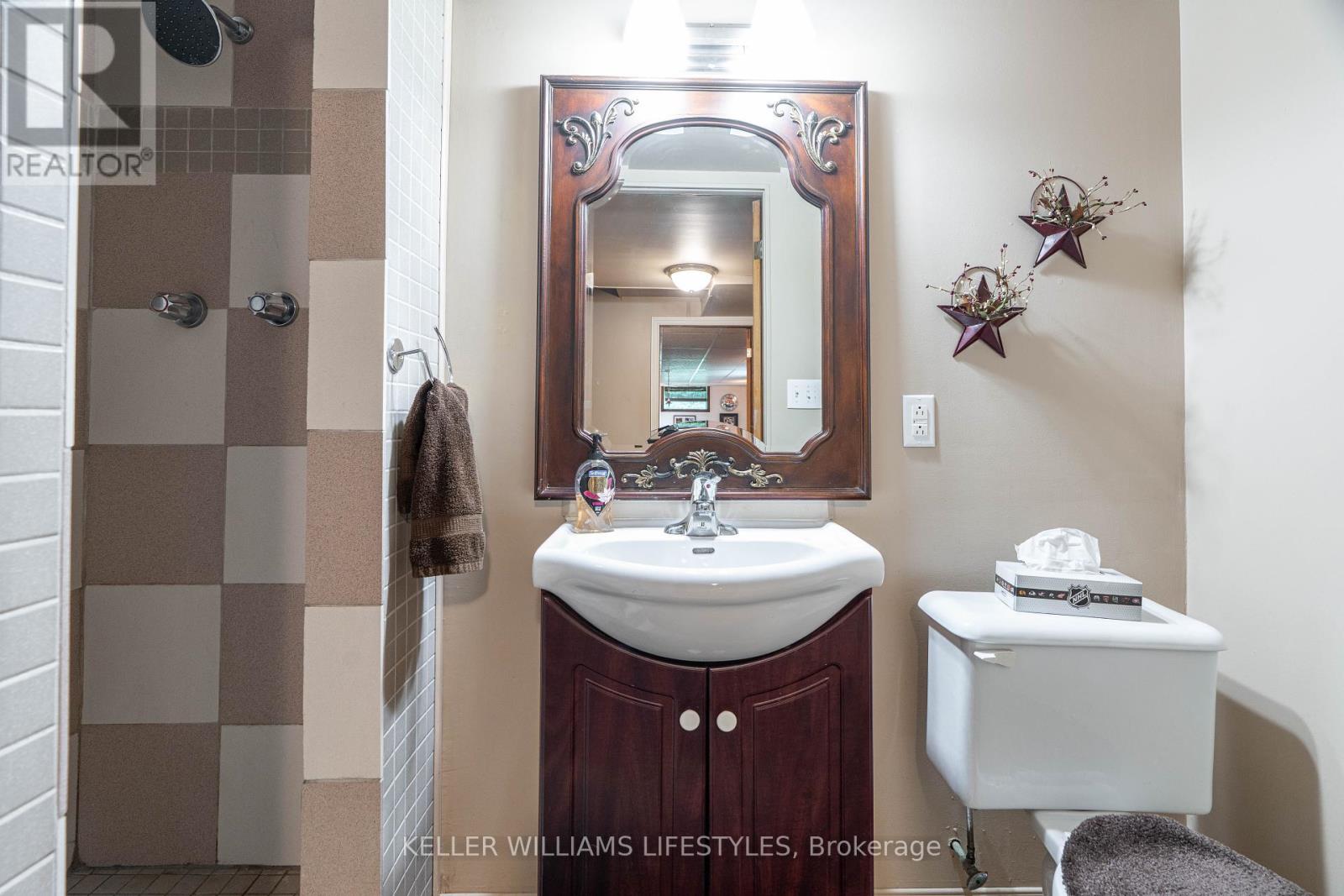 6545 Thomson Line, Lambton Shores, Ontario  N0N 1J2 - Photo 24 - X12376458