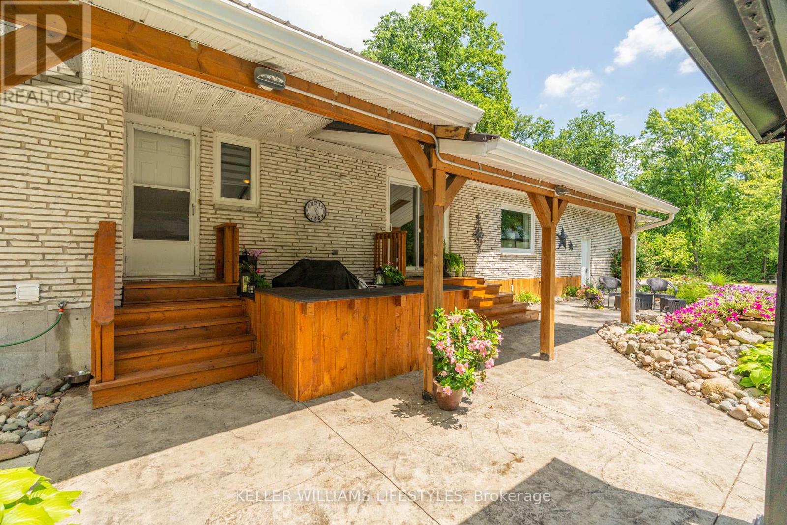 6545 Thomson Line, Lambton Shores, Ontario  N0N 1J2 - Photo 28 - X12376458