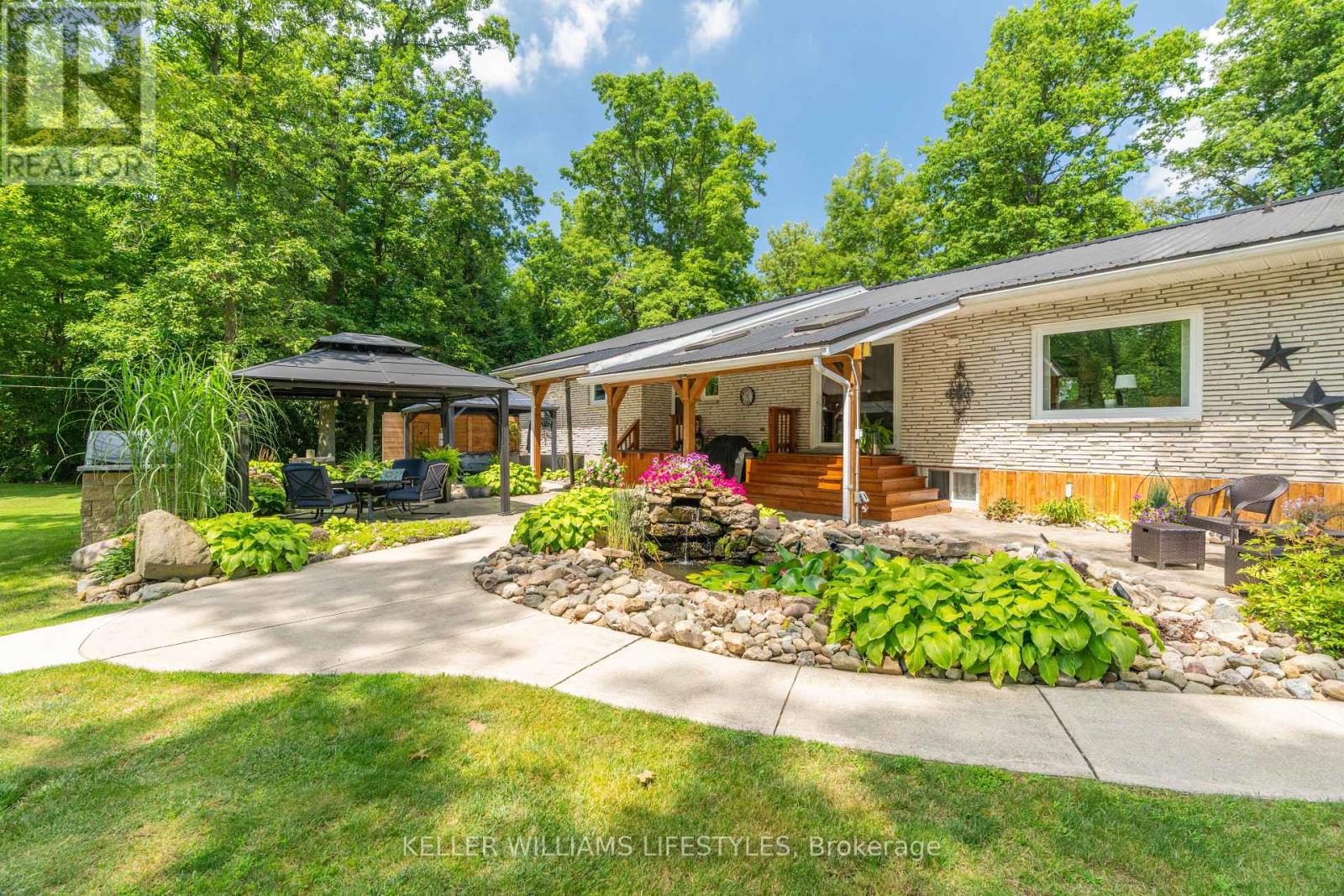 6545 Thomson Line, Lambton Shores, Ontario  N0N 1J2 - Photo 29 - X12376458