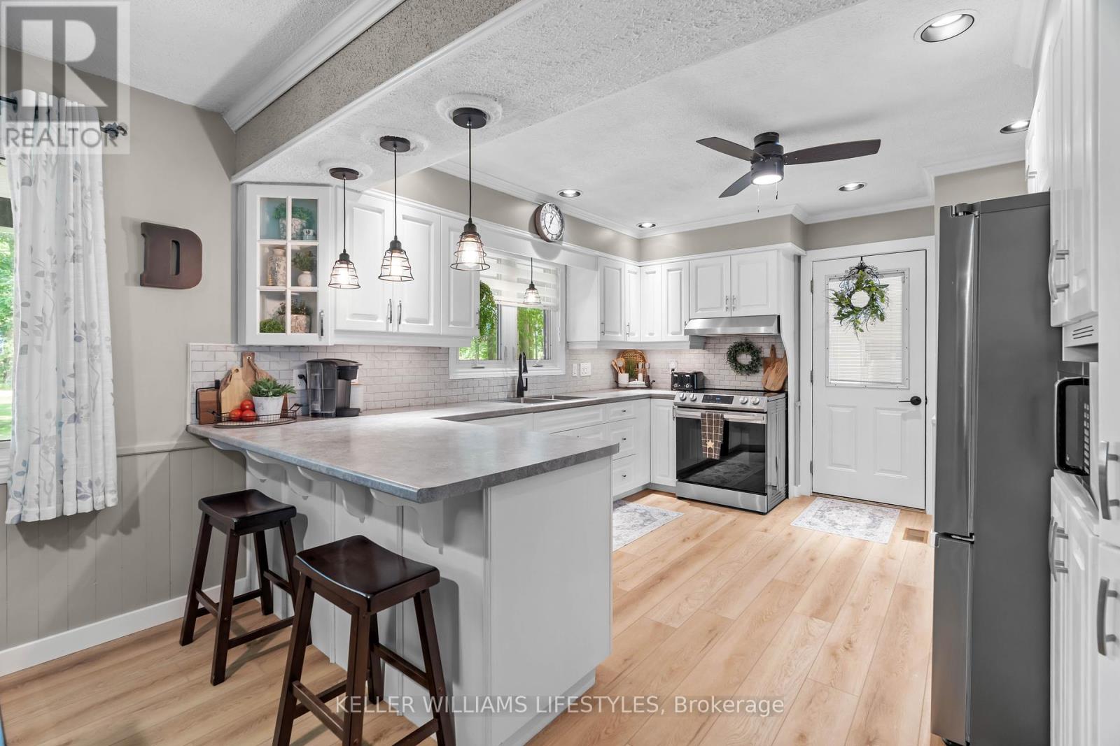 6545 Thomson Line, Lambton Shores, Ontario  N0N 1J2 - Photo 7 - X12376458