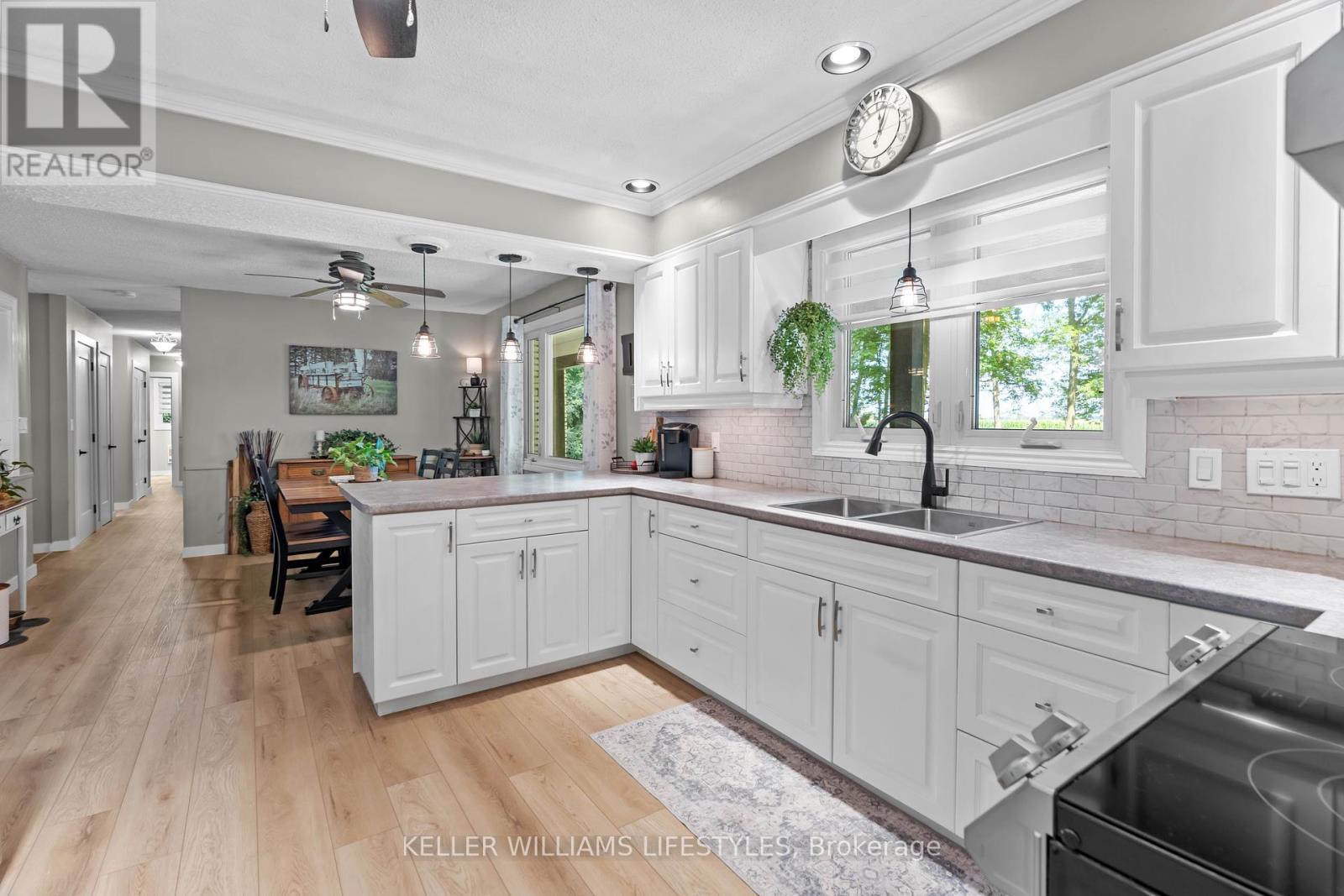 6545 Thomson Line, Lambton Shores, Ontario  N0N 1J2 - Photo 8 - X12376458
