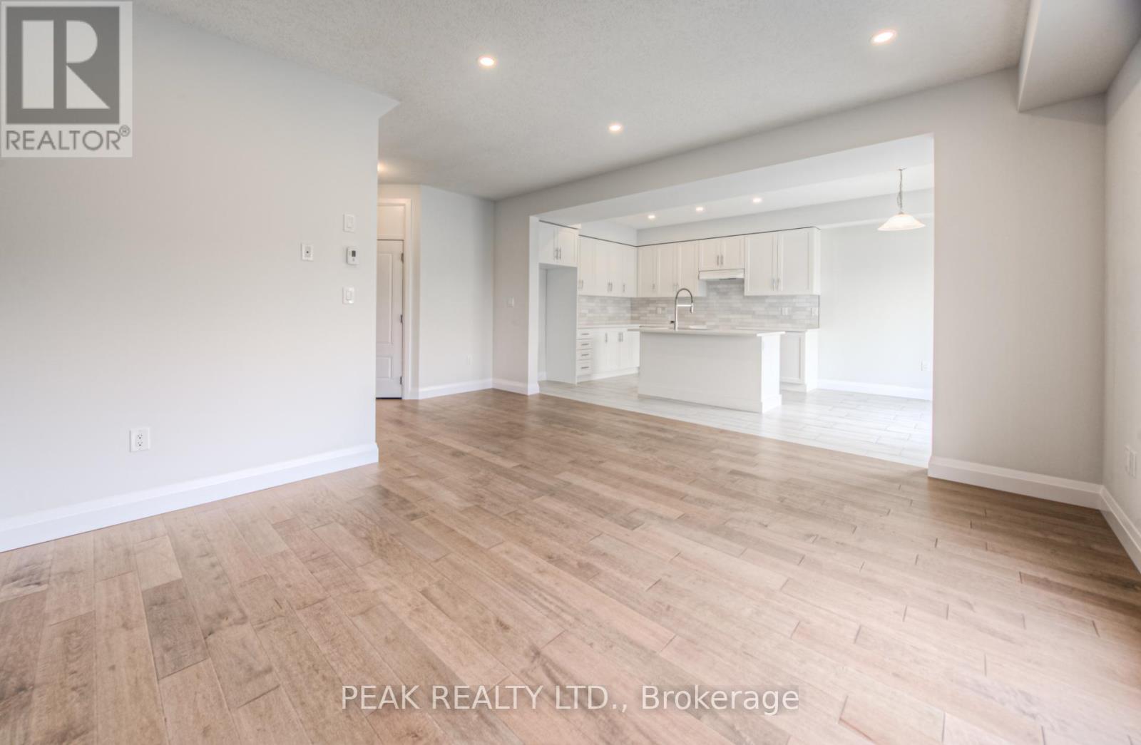 243 Applewood Street, Blandford-Blenheim, Ontario  N0J 1S0 - Photo 11 - X12376383