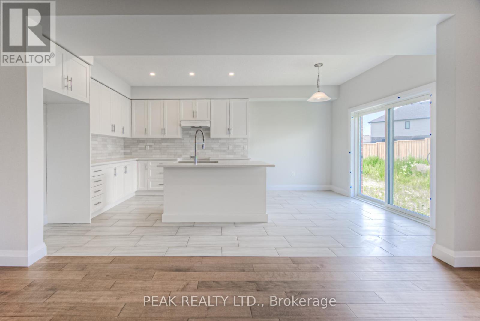 243 Applewood Street, Blandford-Blenheim, Ontario  N0J 1S0 - Photo 12 - X12376383