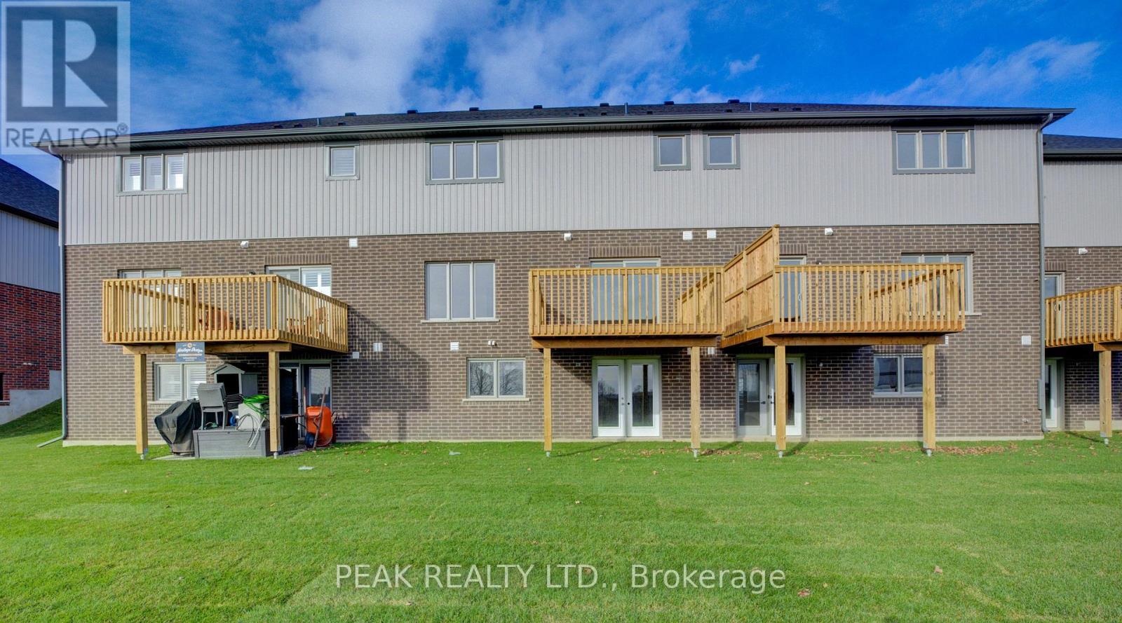 243 Applewood Street, Blandford-Blenheim, Ontario  N0J 1S0 - Photo 2 - X12376383