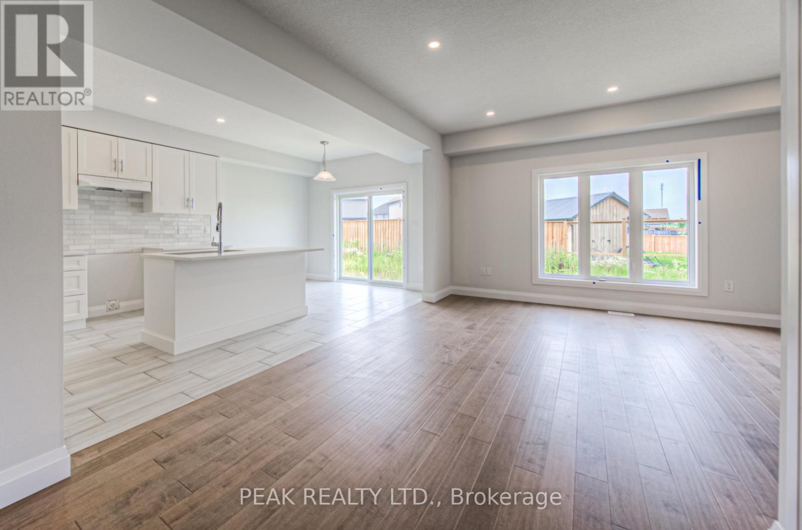 243 Applewood Street, Blandford-Blenheim, Ontario  N0J 1S0 - Photo 8 - X12376383