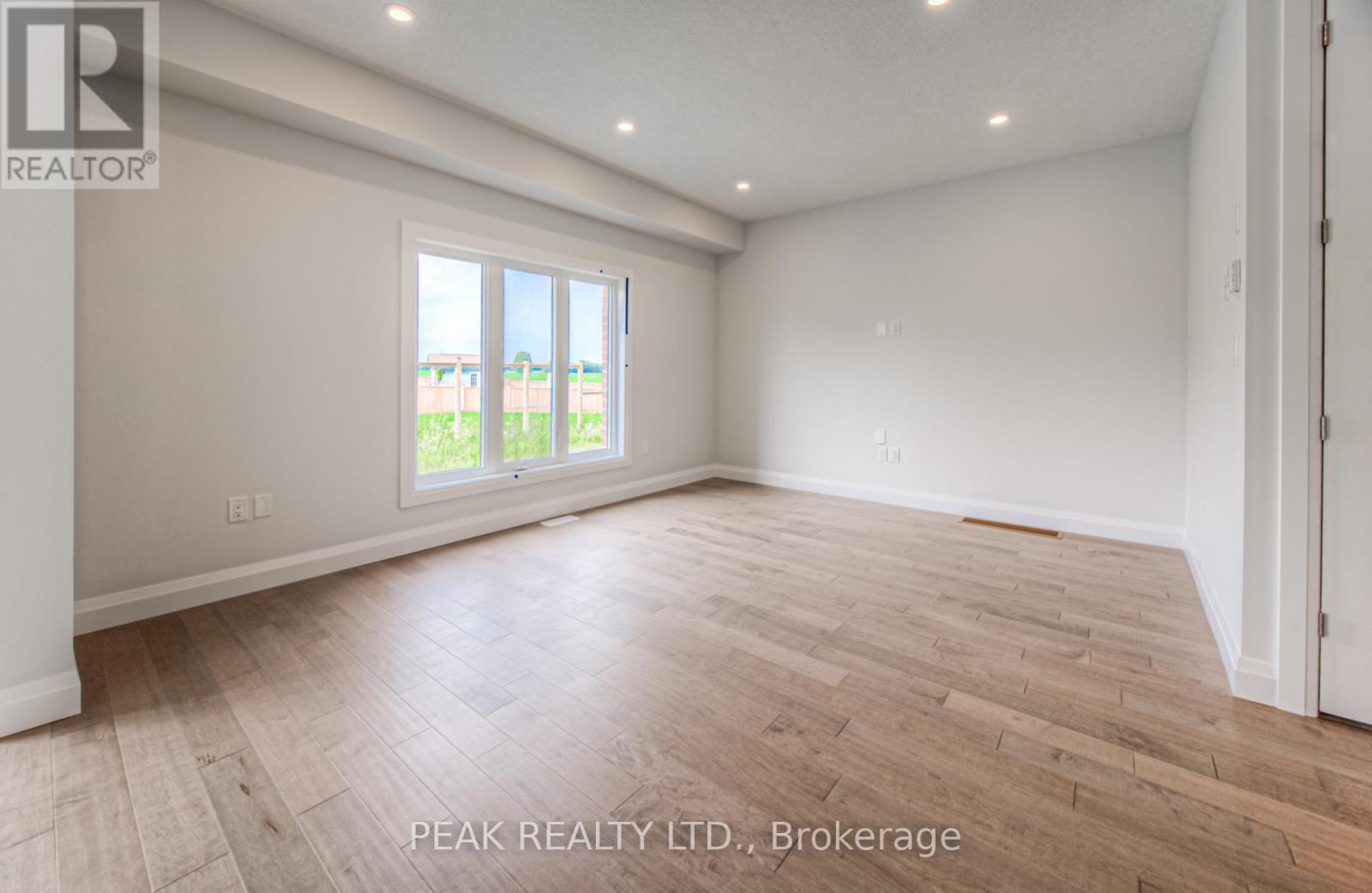 243 Applewood Street, Blandford-Blenheim, Ontario  N0J 1S0 - Photo 9 - X12376383