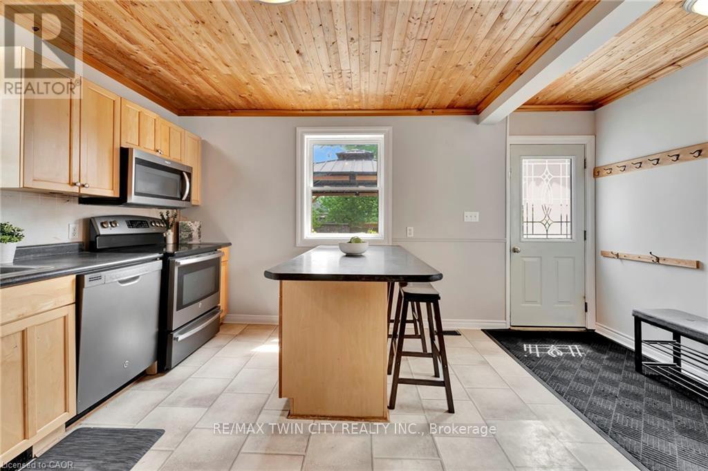 123 Blandford Street, East Zorra-Tavistock, Ontario  N0J 1M0 - Photo 11 - X12376416