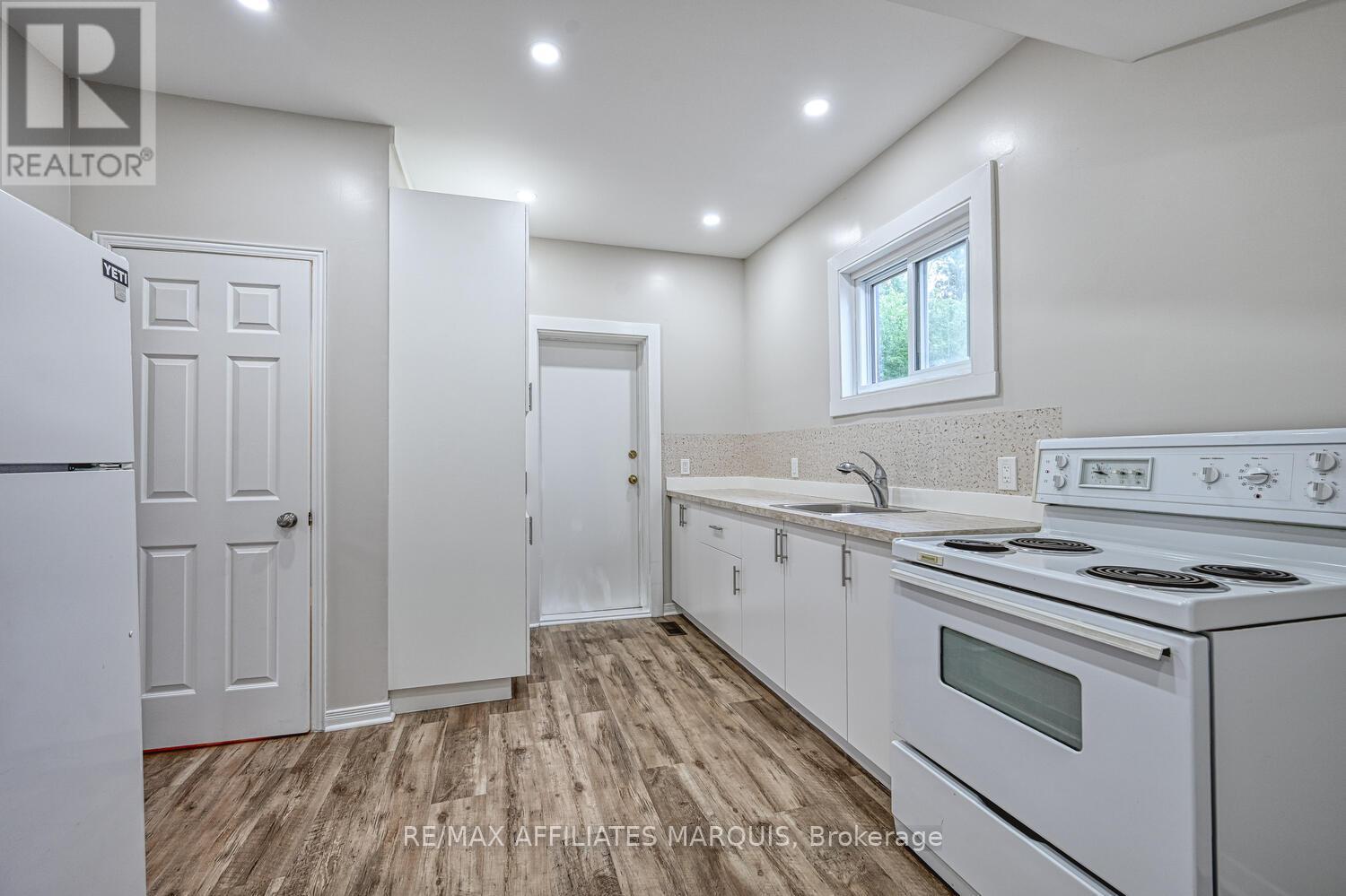 8 Winnifred Street N, Smiths Falls, Ontario  K7A 2N1 - Photo 17 - X12376505