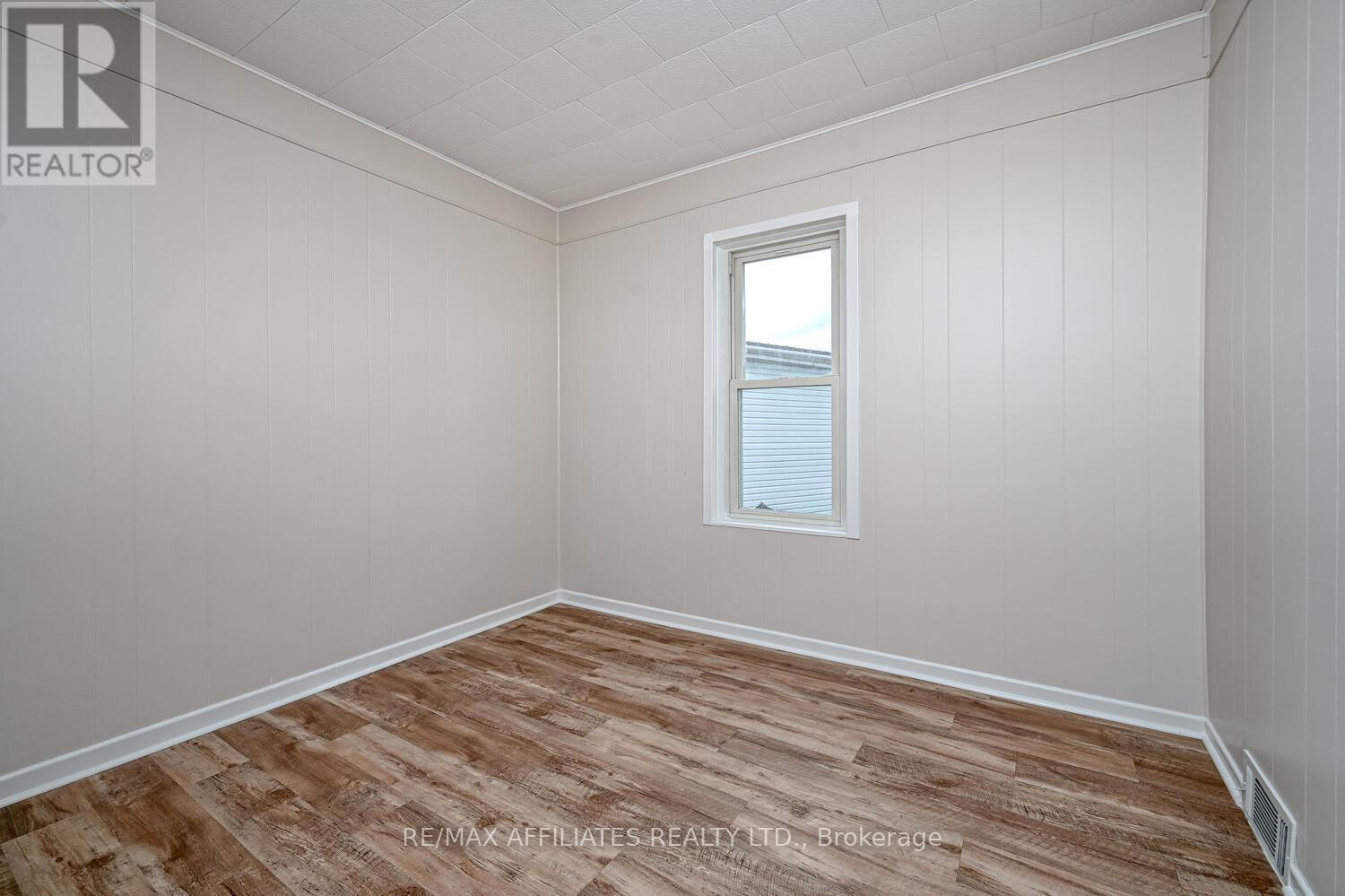 8 Winnifred Street N, Smiths Falls, Ontario  K7A 2N1 - Photo 30 - X12376505