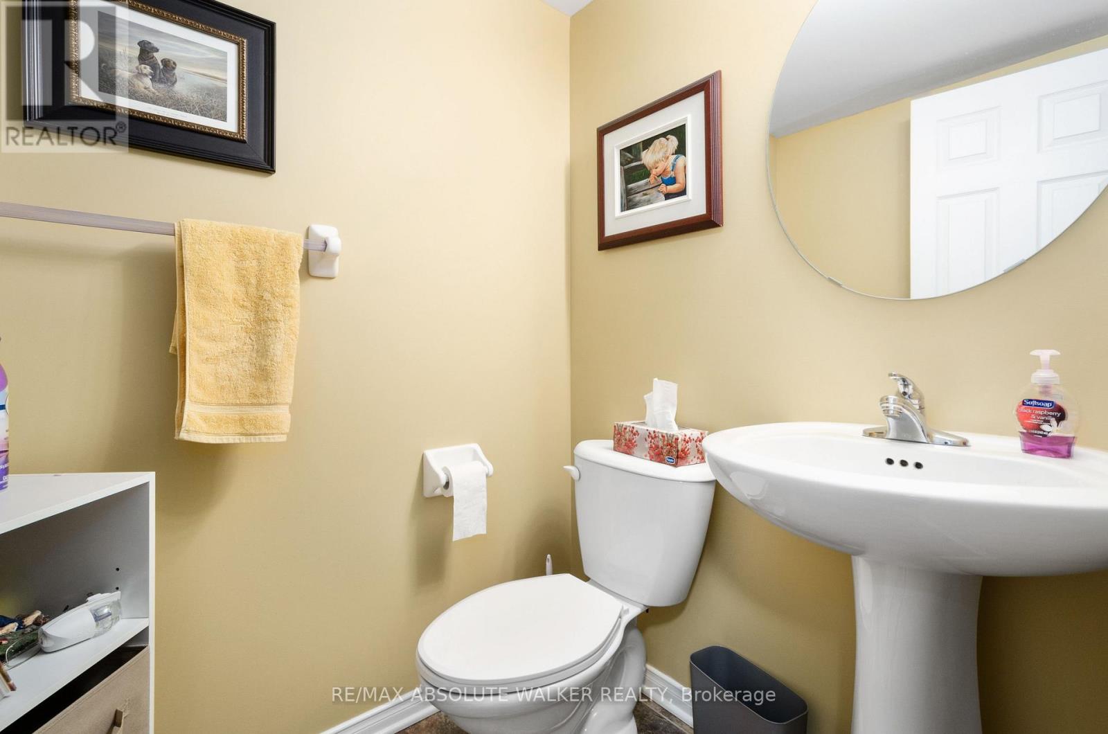 152 Challenge Crescent, Ottawa, Ontario  K4A 0T9 - Photo 10 - X12376510