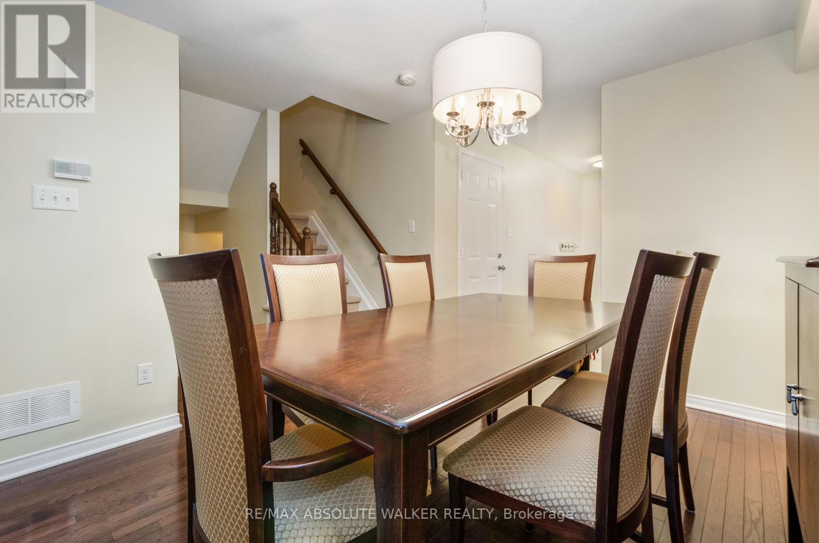 152 Challenge Crescent, Ottawa, Ontario  K4A 0T9 - Photo 2 - X12376510