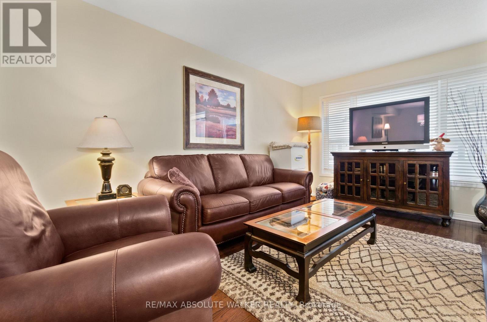 152 Challenge Crescent, Ottawa, Ontario  K4A 0T9 - Photo 4 - X12376510