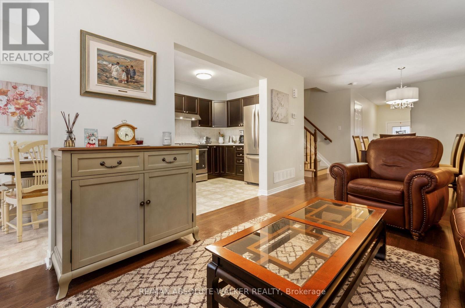 152 Challenge Crescent, Ottawa, Ontario  K4A 0T9 - Photo 5 - X12376510