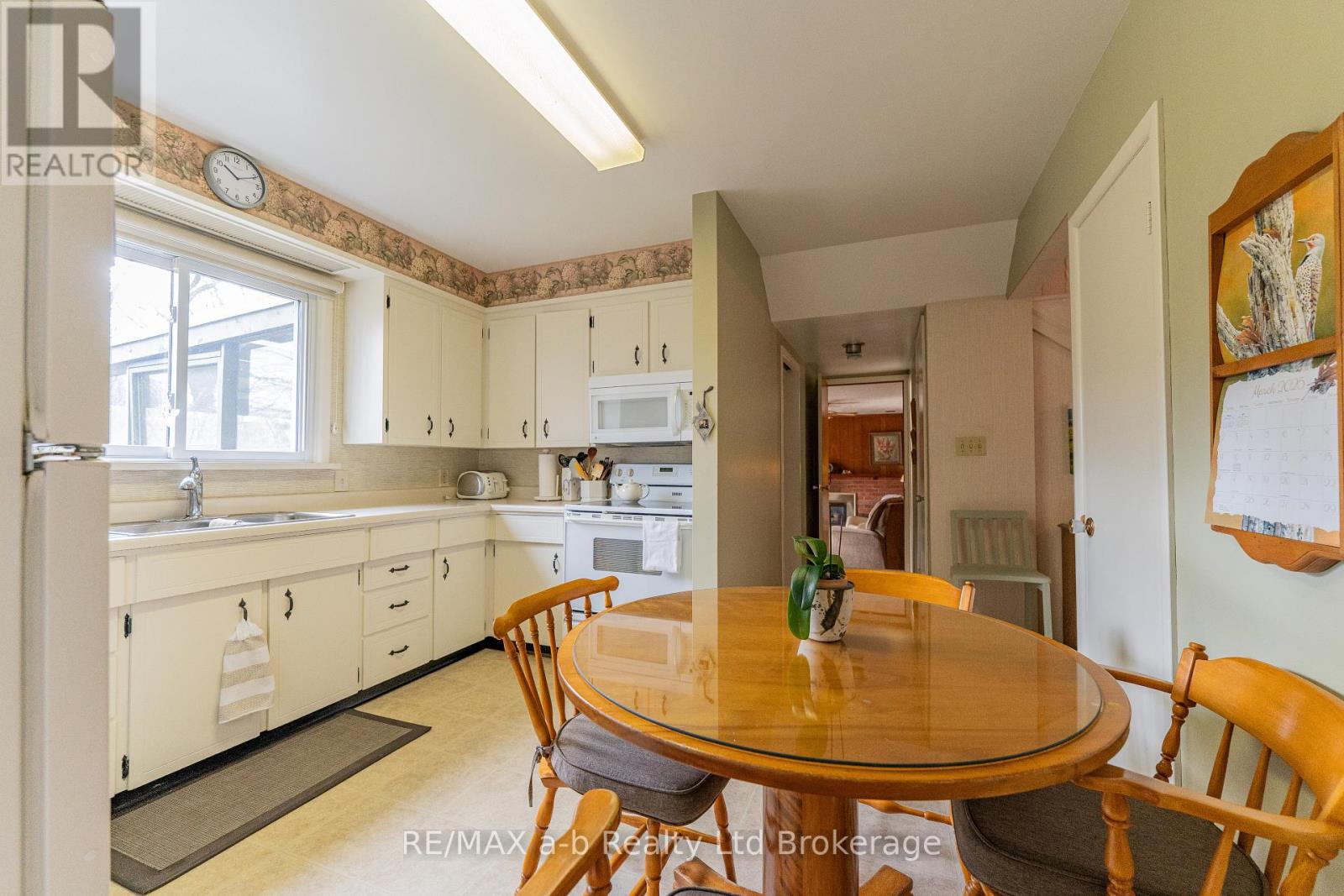 41 Parkwood Drive, Tillsonburg, Ontario  N4G 2B7 - Photo 13 - X12376502