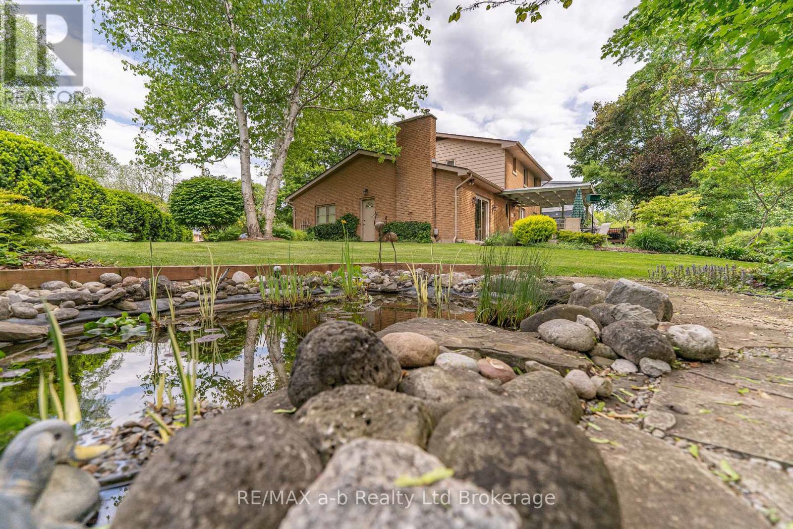 41 Parkwood Drive, Tillsonburg, Ontario  N4G 2B7 - Photo 30 - X12376502