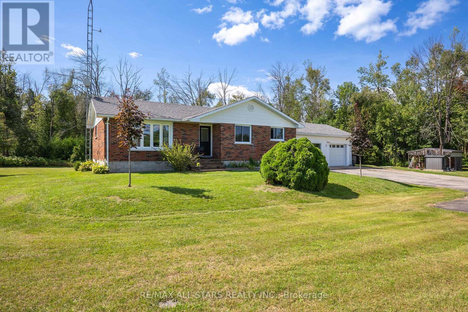 6077 Hwy 35, Kawartha Lakes, Ontario  K0M 1N0 - Photo 4 - X12376520