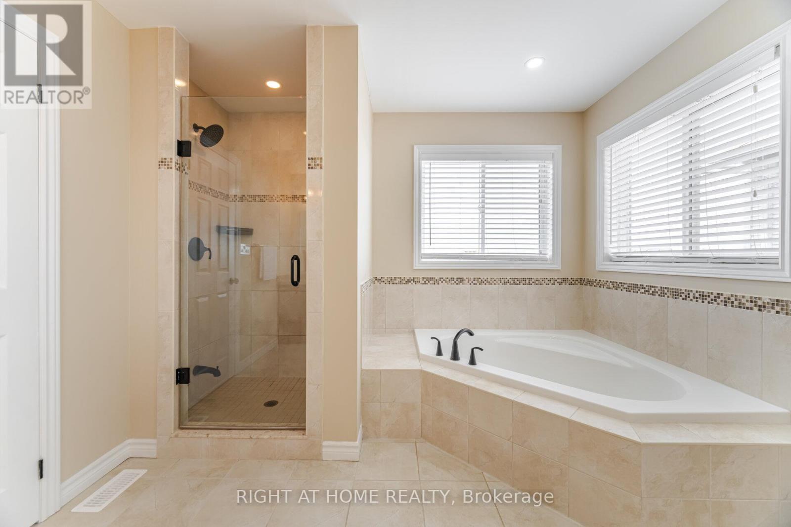 132 Coker Crescent, Guelph/eramosa, Ontario  N0B 2K0 - Photo 27 - X12340993
