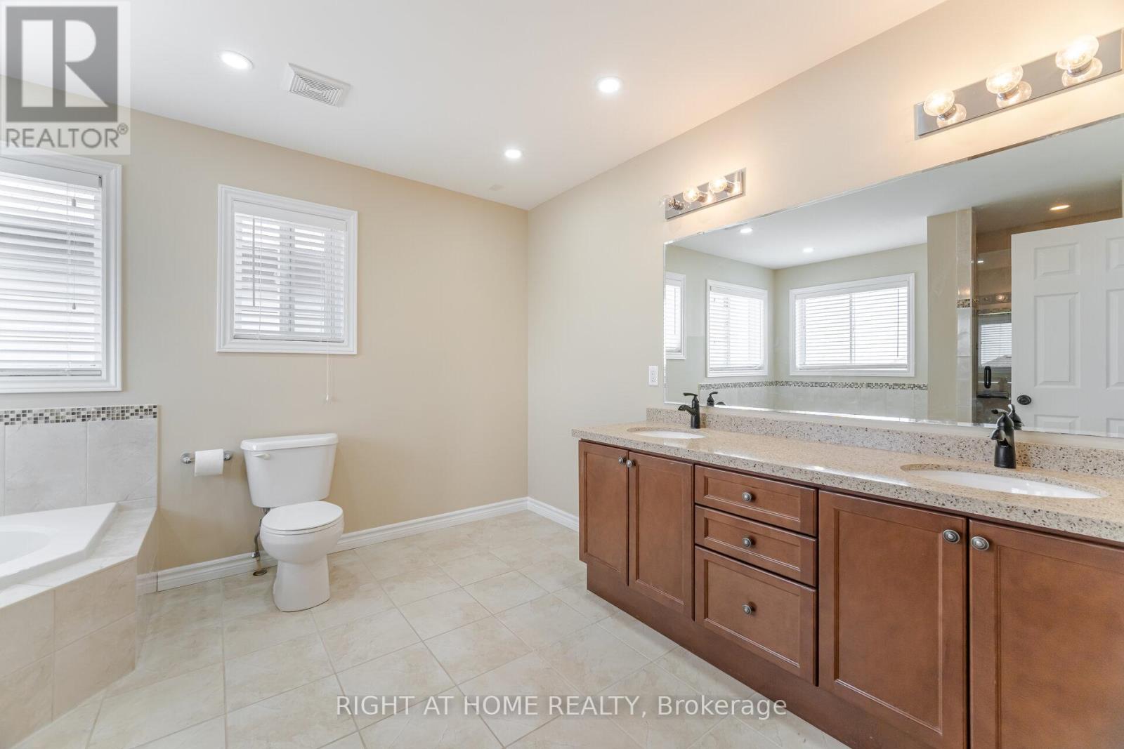132 Coker Crescent, Guelph/eramosa, Ontario  N0B 2K0 - Photo 26 - X12340993