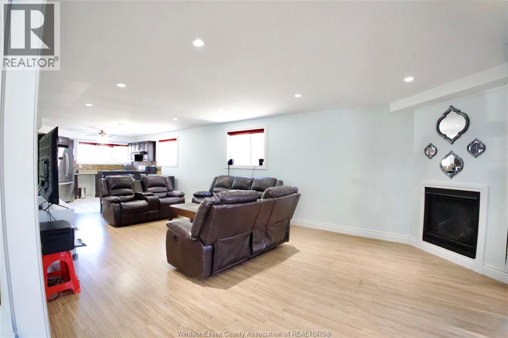 1935 Manitoba, Windsor, Ontario  N9B 3H8 - Photo 23 - 25022157