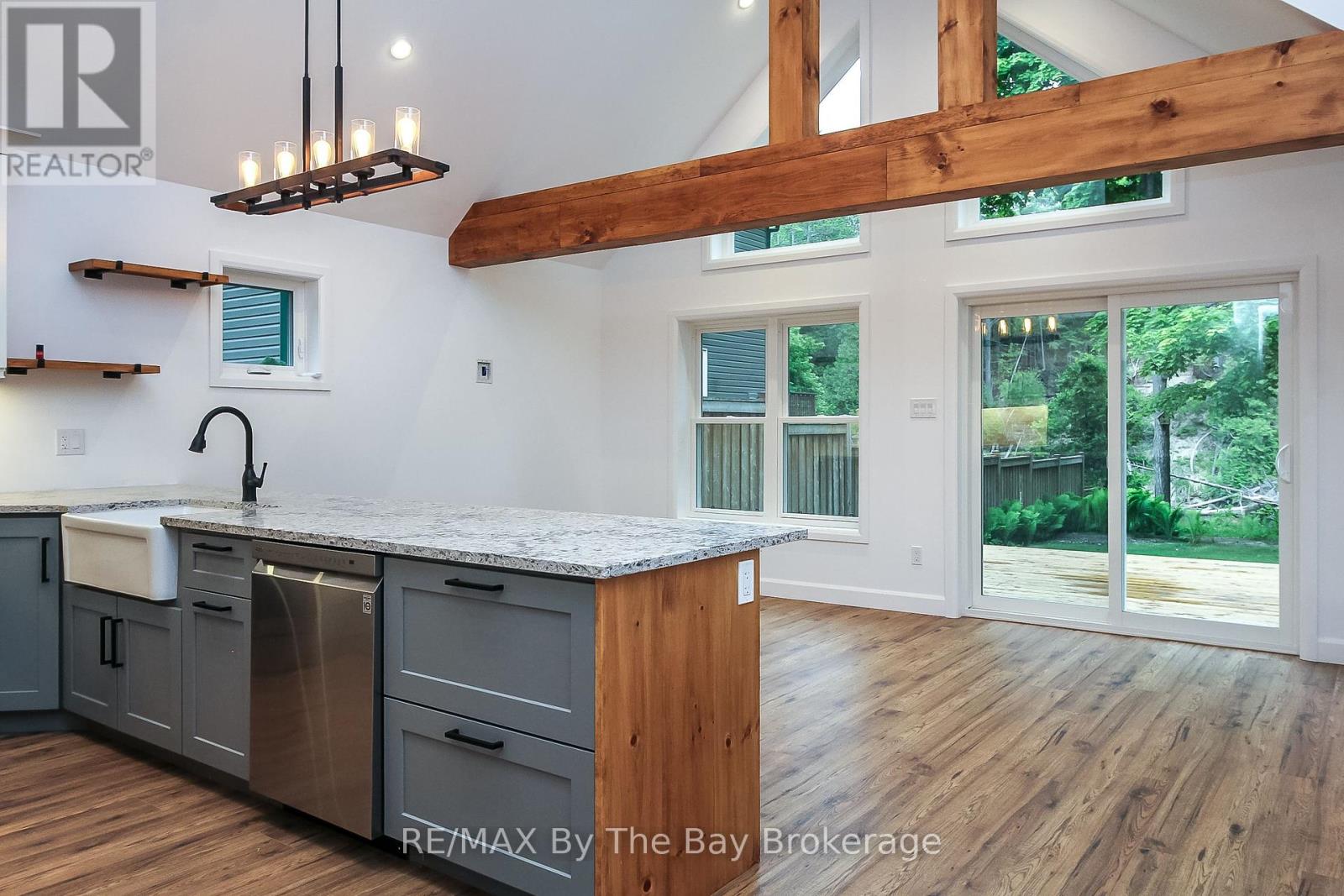 181 Knox Road E, Wasaga Beach, Ontario  L9Z 2T6 - Photo 21 - S12376607