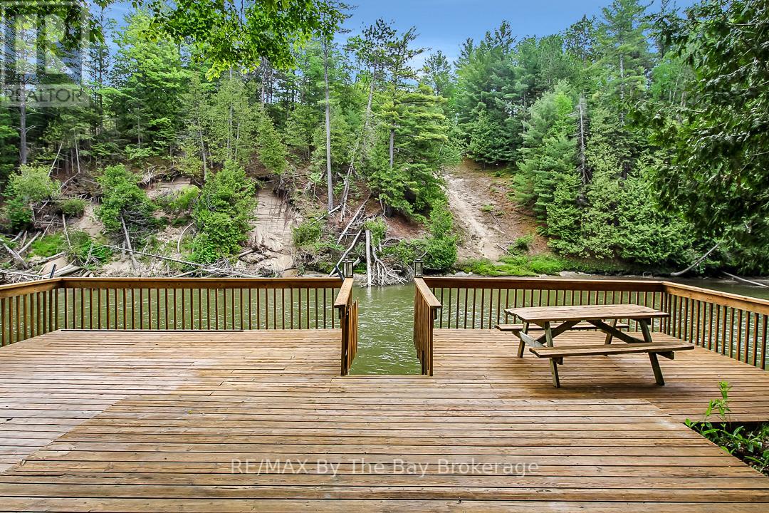 181 Knox Road E, Wasaga Beach, Ontario  L9Z 2T6 - Photo 43 - S12376607