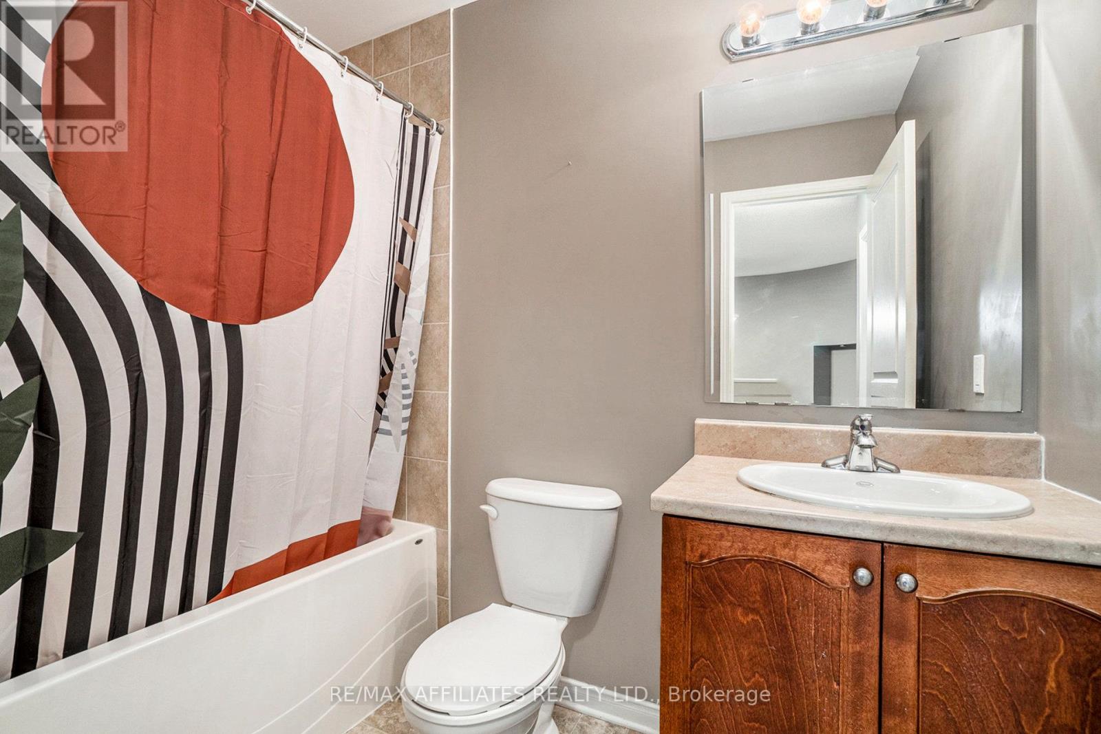 714 Regiment Avenue, Ottawa, Ontario  K2M 0E3 - Photo 17 - X12376004