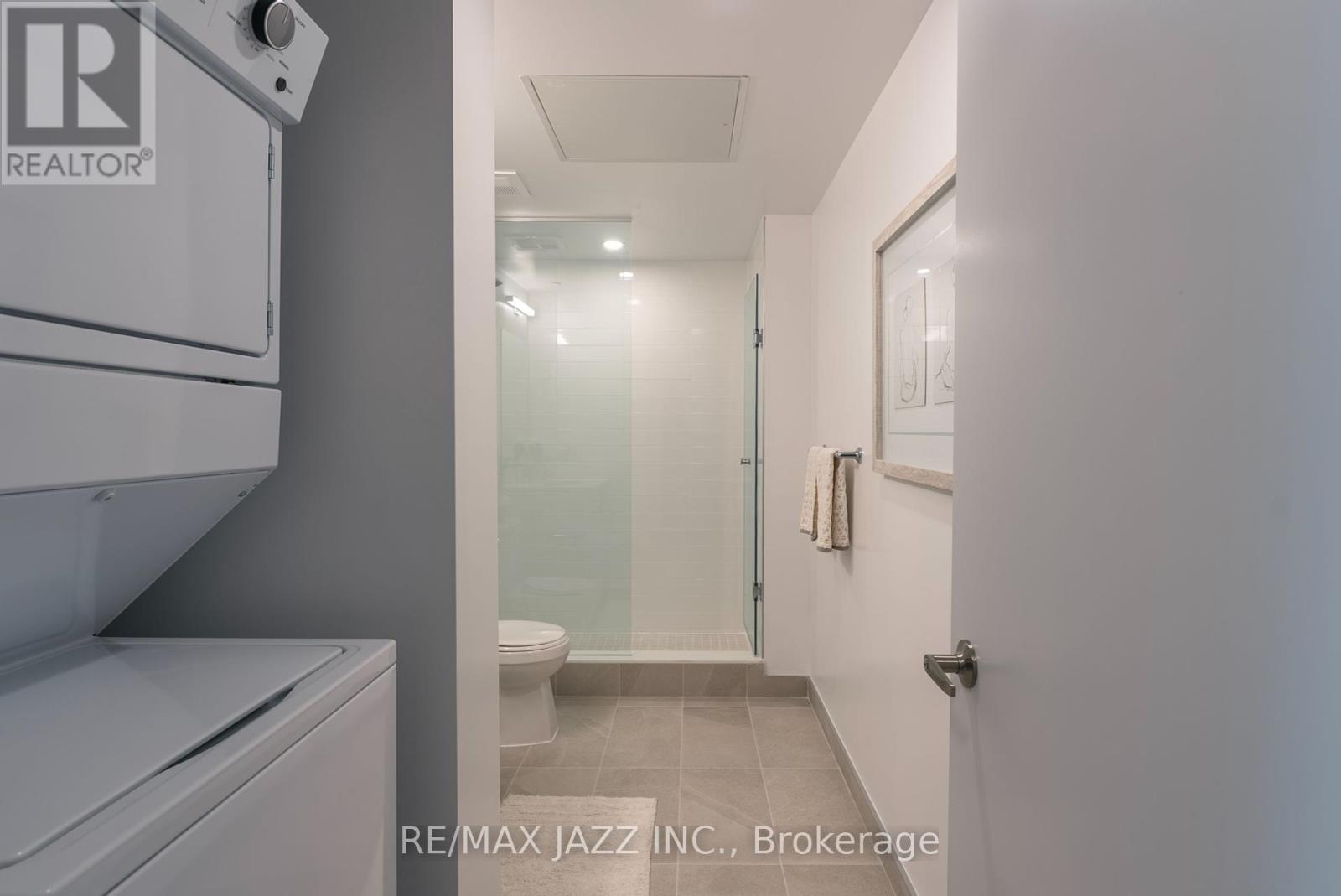 1605 - 80 Bond Street E, Oshawa, Ontario  L1G 0E6 - Photo 4 - E12376621