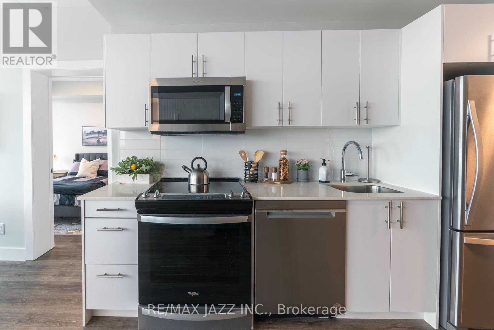 1605 - 80 Bond Street E, Oshawa, Ontario  L1G 0E6 - Photo 6 - E12376621