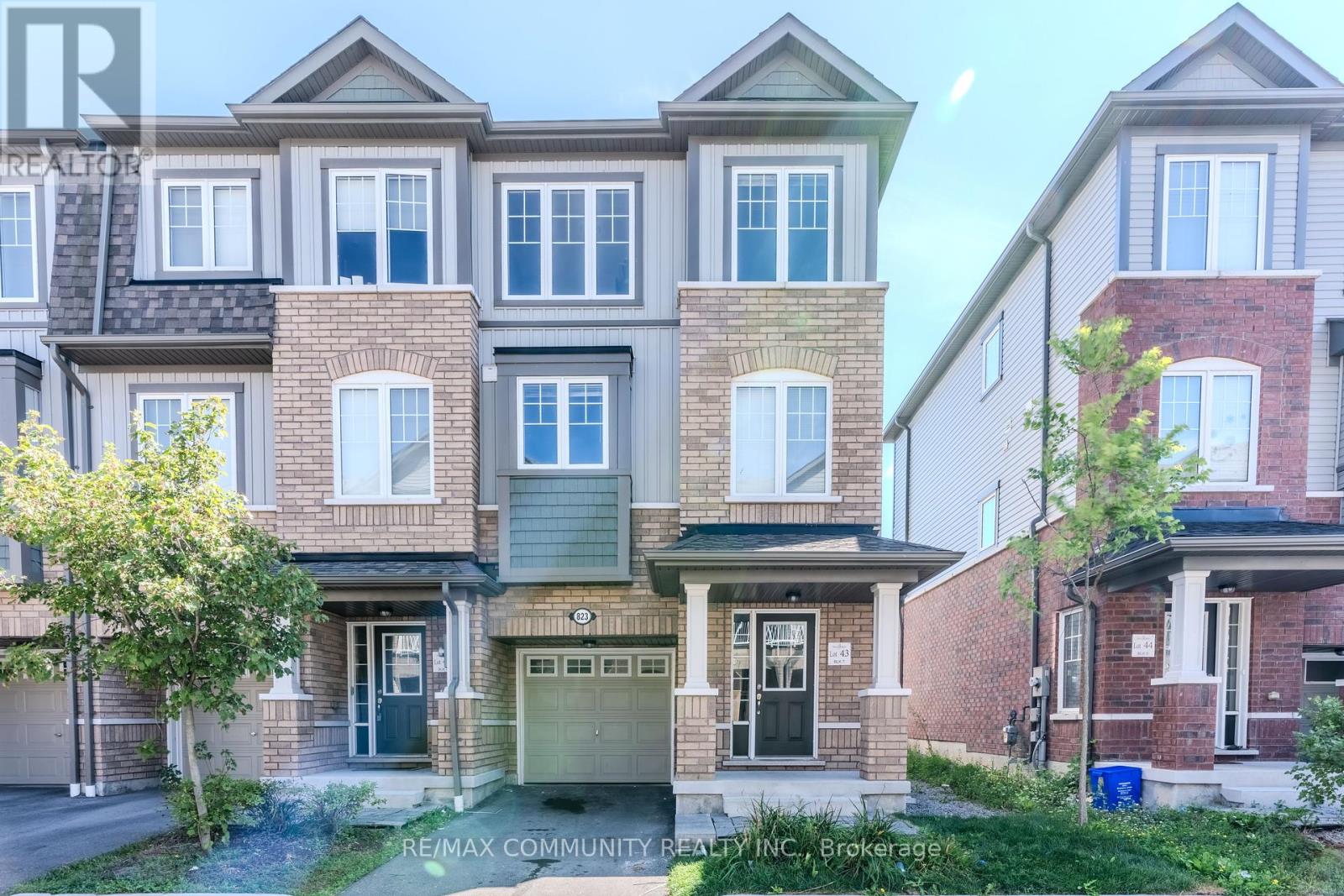 Property at 823 ATWATER PATH image 1