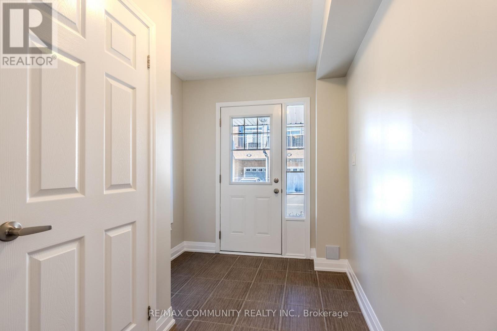 Property at 823 ATWATER PATH image 3