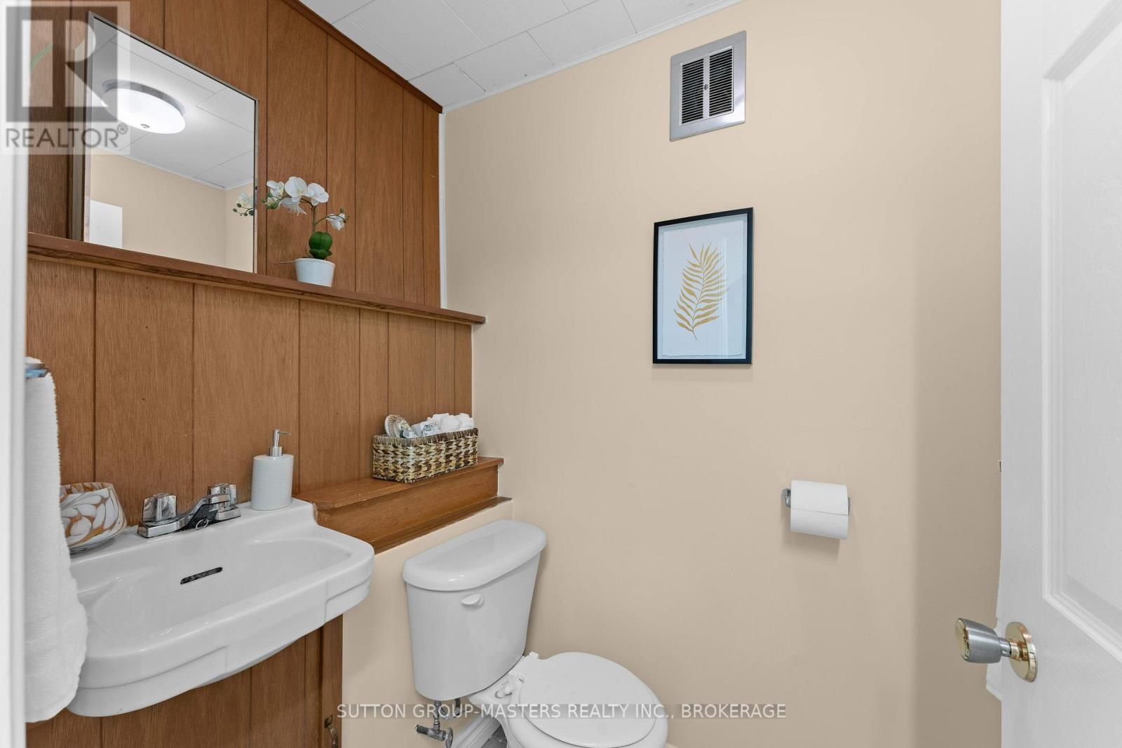 2 Churchill Street, Kingston, Ontario  K7M 2K5 - Photo 35 - X12376594