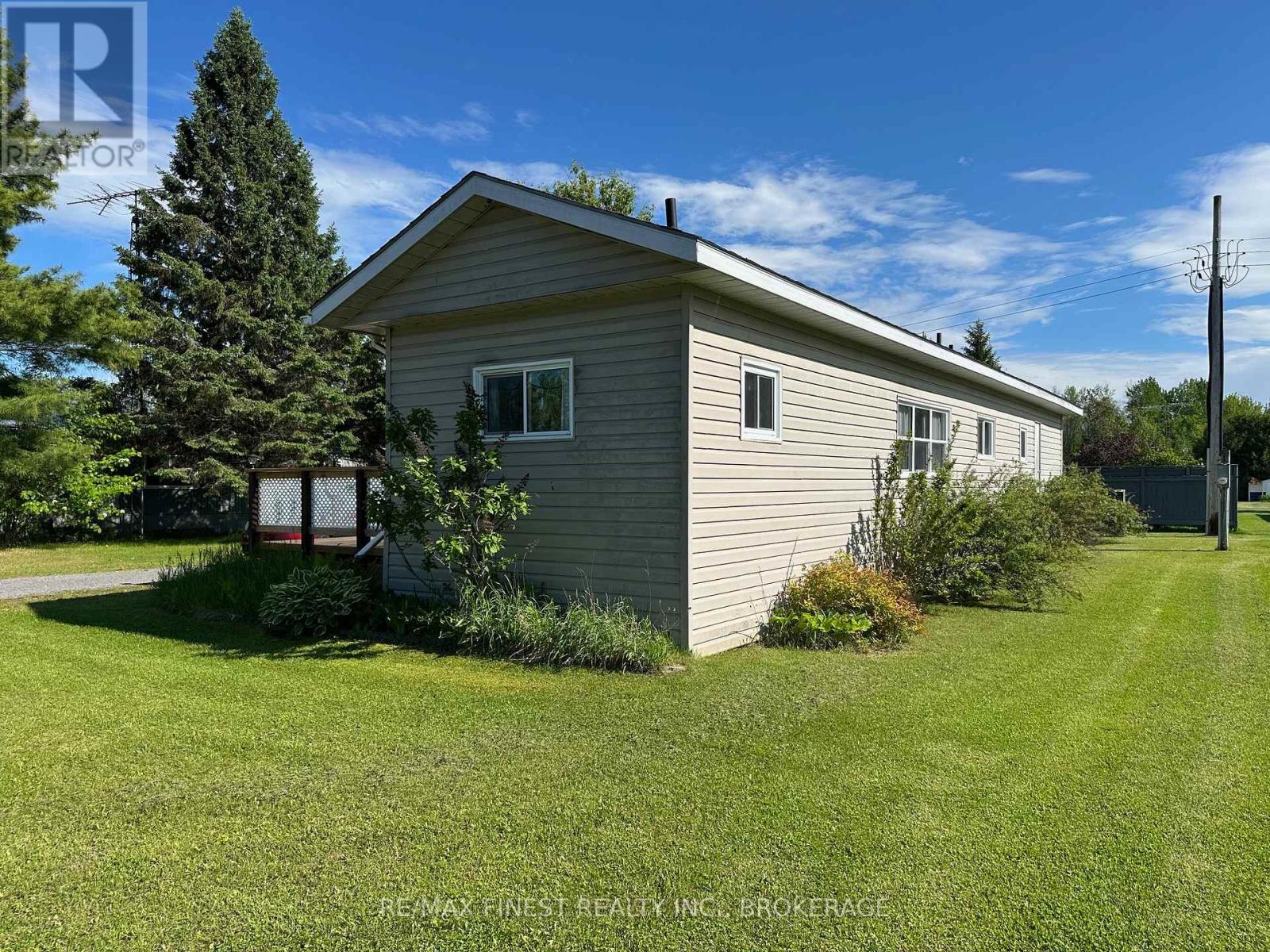 4425 Front Street, Frontenac, Ontario  K0H 2W0 - Photo 2 - X12376789