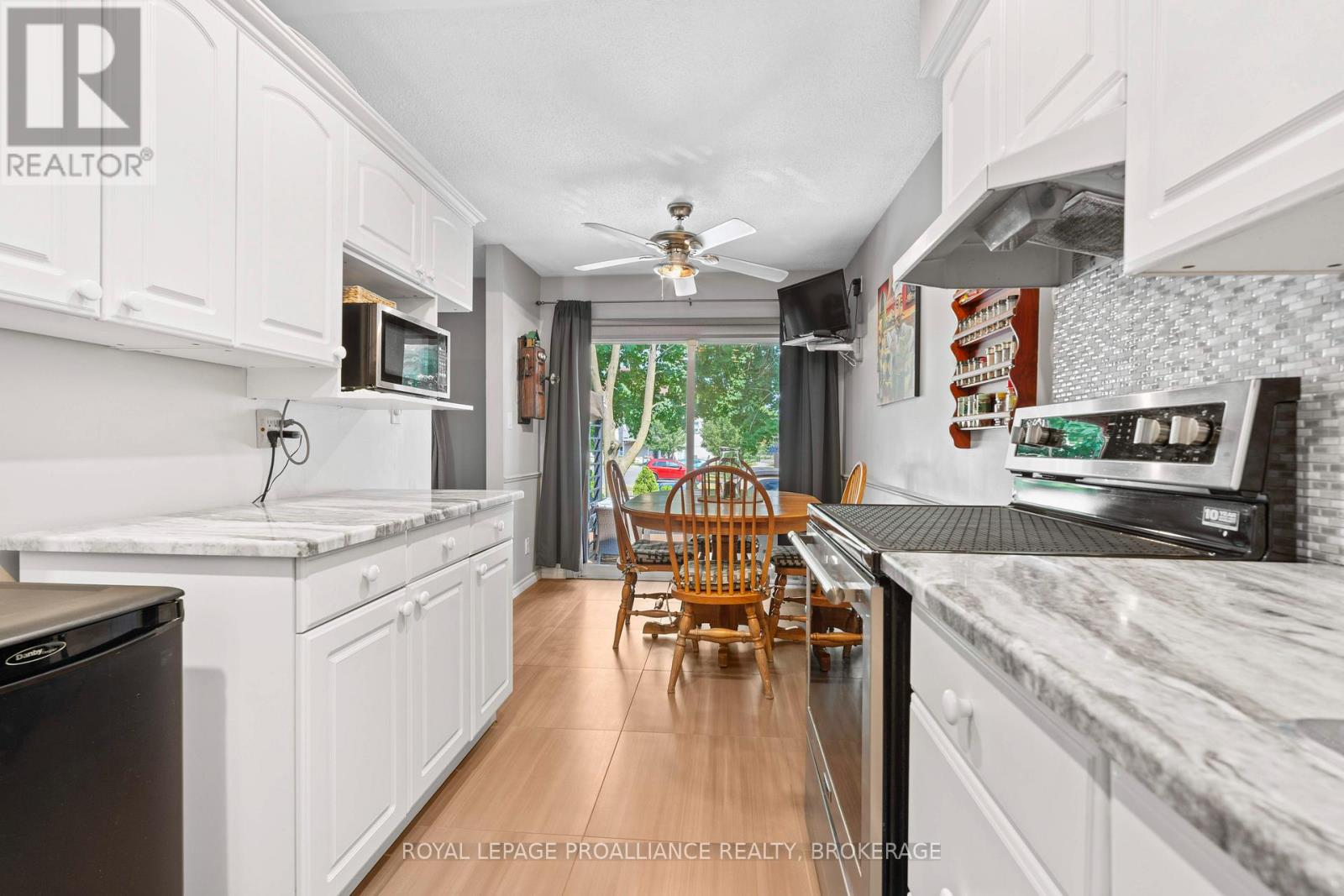 29 - 19 Macpherson Avenue, Kingston, Ontario  K7M 6W4 - Photo 15 - X12376826