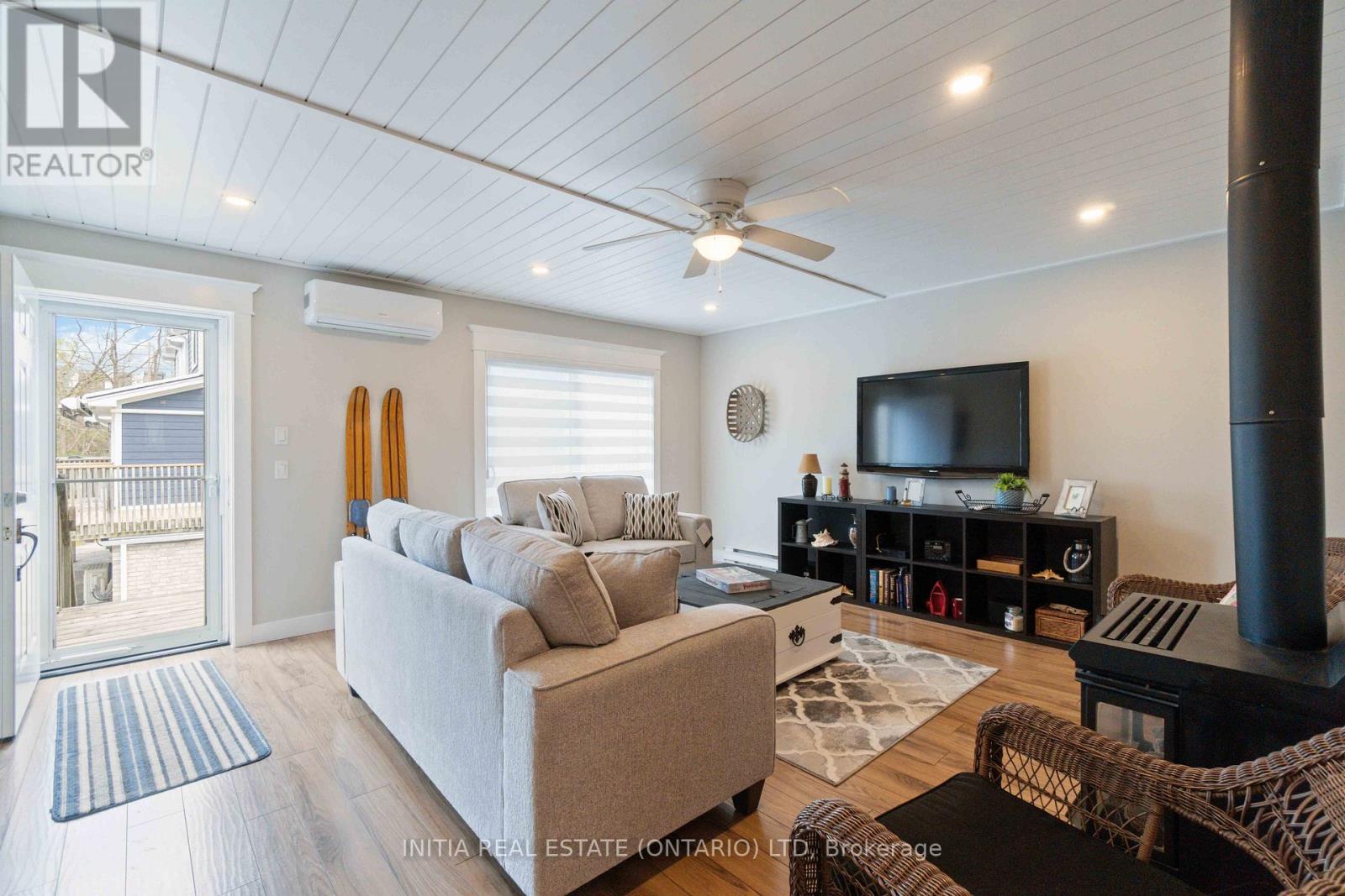11 - 5 River Road, Lambton Shores (Grand Bend), Ontario  N0M 1T0 - Photo 5 - X12376543