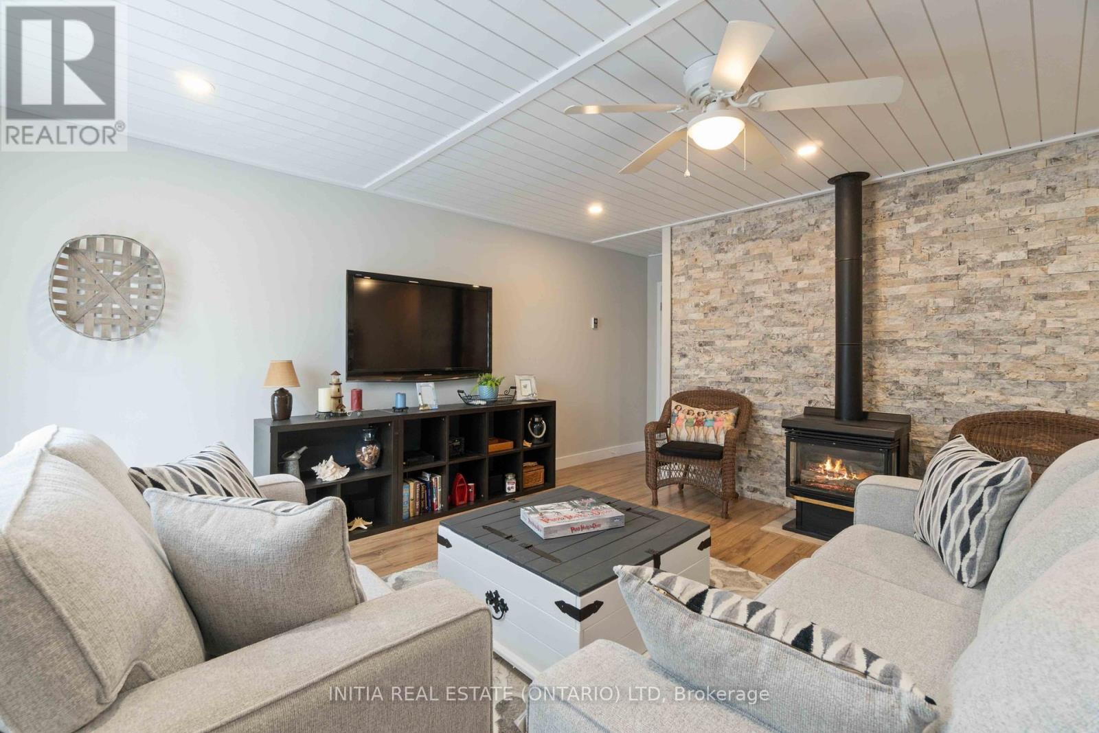 11 - 5 River Road, Lambton Shores (Grand Bend), Ontario  N0M 1T0 - Photo 8 - X12376543
