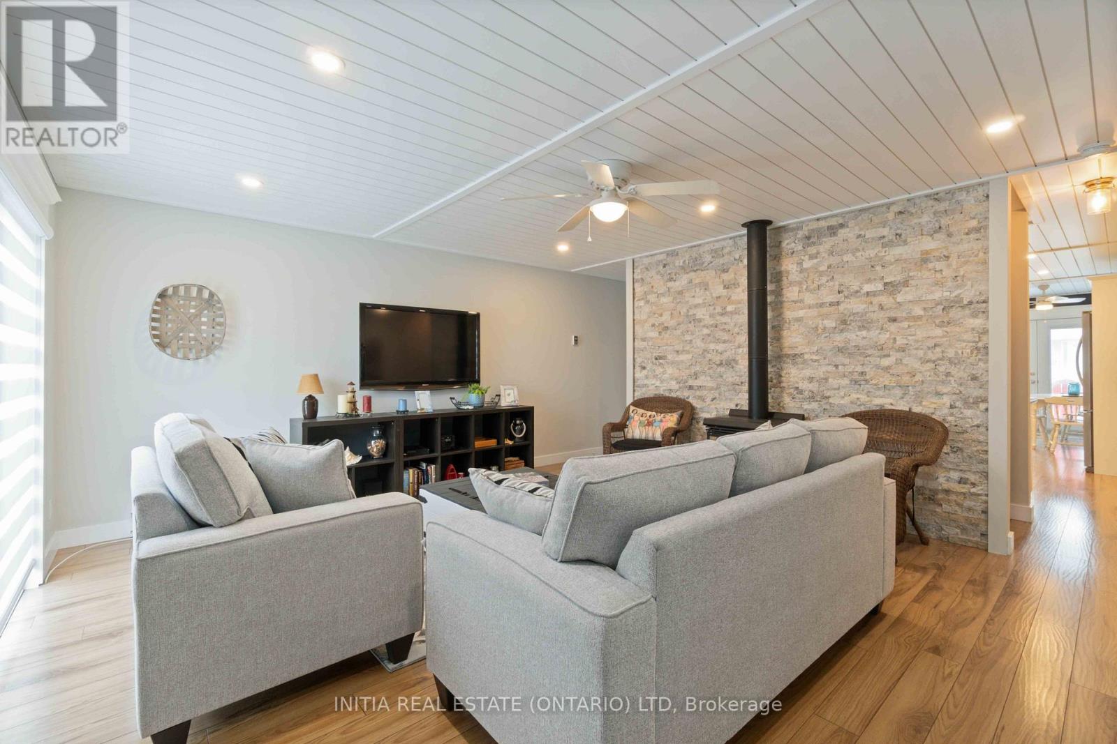 11 - 5 River Road, Lambton Shores (Grand Bend), Ontario  N0M 1T0 - Photo 9 - X12376543